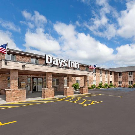 Hotel Baymont By Wyndham Manistee Exterior foto