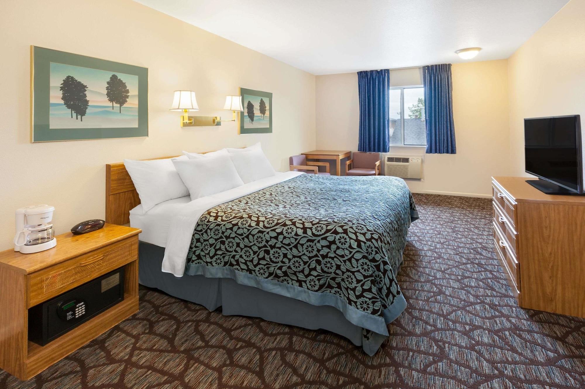 Hotel Baymont By Wyndham Manistee Exterior foto